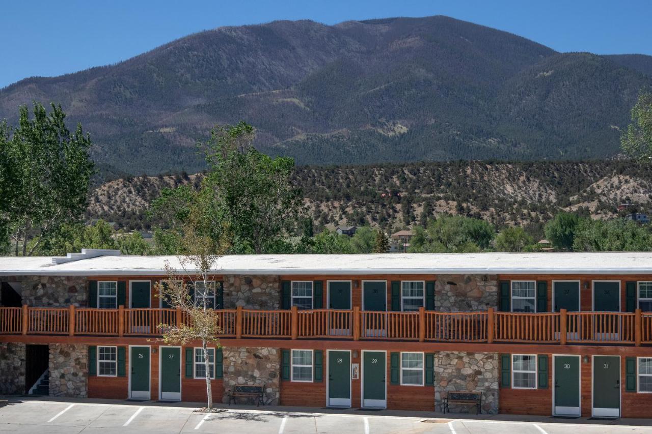 ساليدا Silver Ridge Lodge المظهر الخارجي الصورة